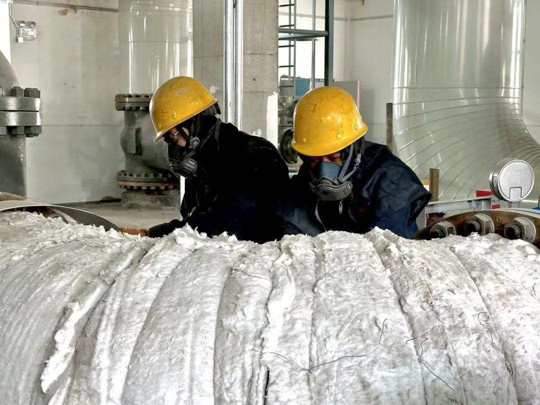 Thi công bông gốm đảm bảo an toàn